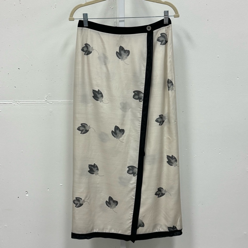 Mandorlamara Silk Made in Italy Floral Lightweight Wrap Midi Skirt Medium Gray